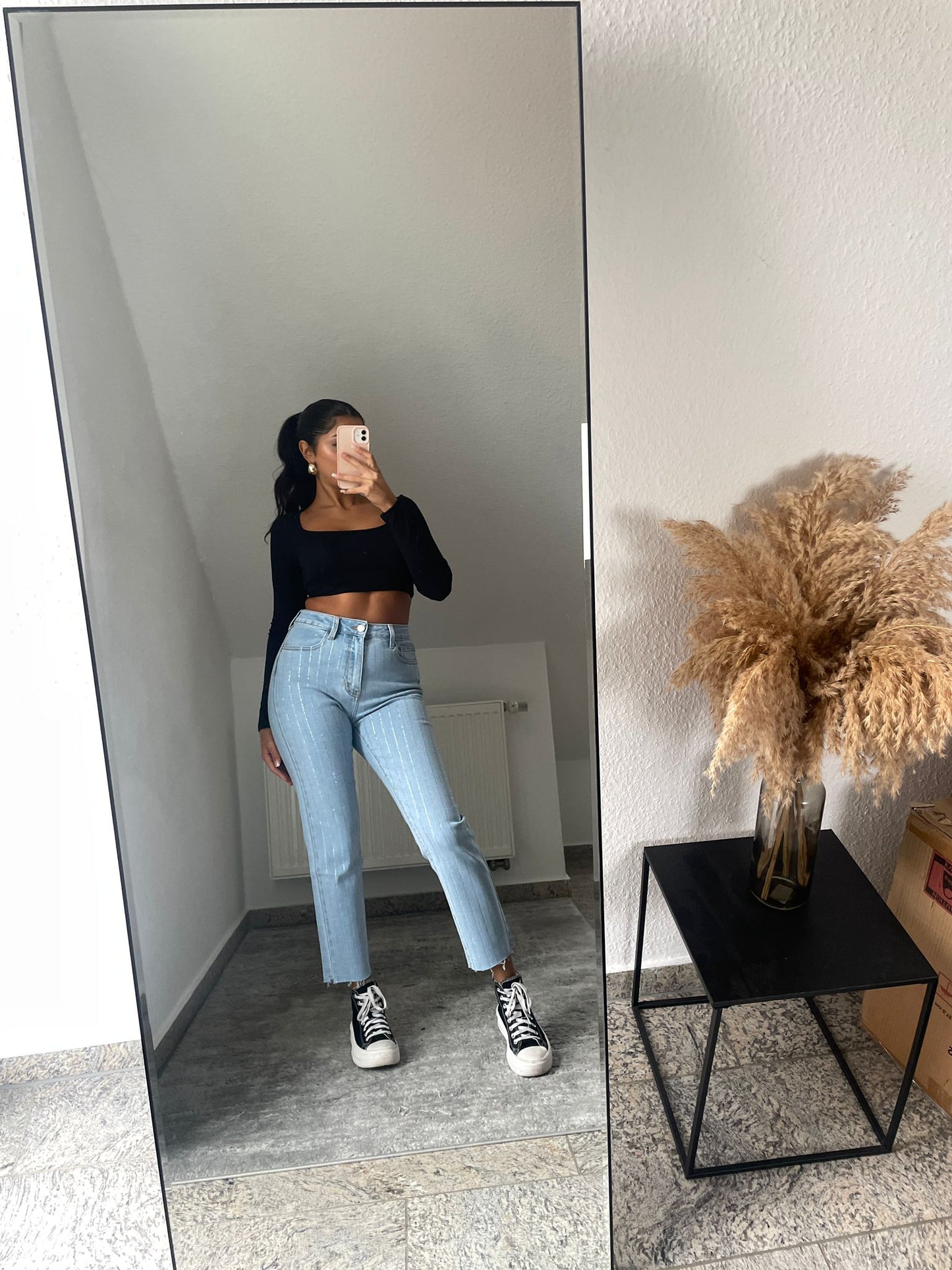 Highwaist Jeans mit Strasssteinen