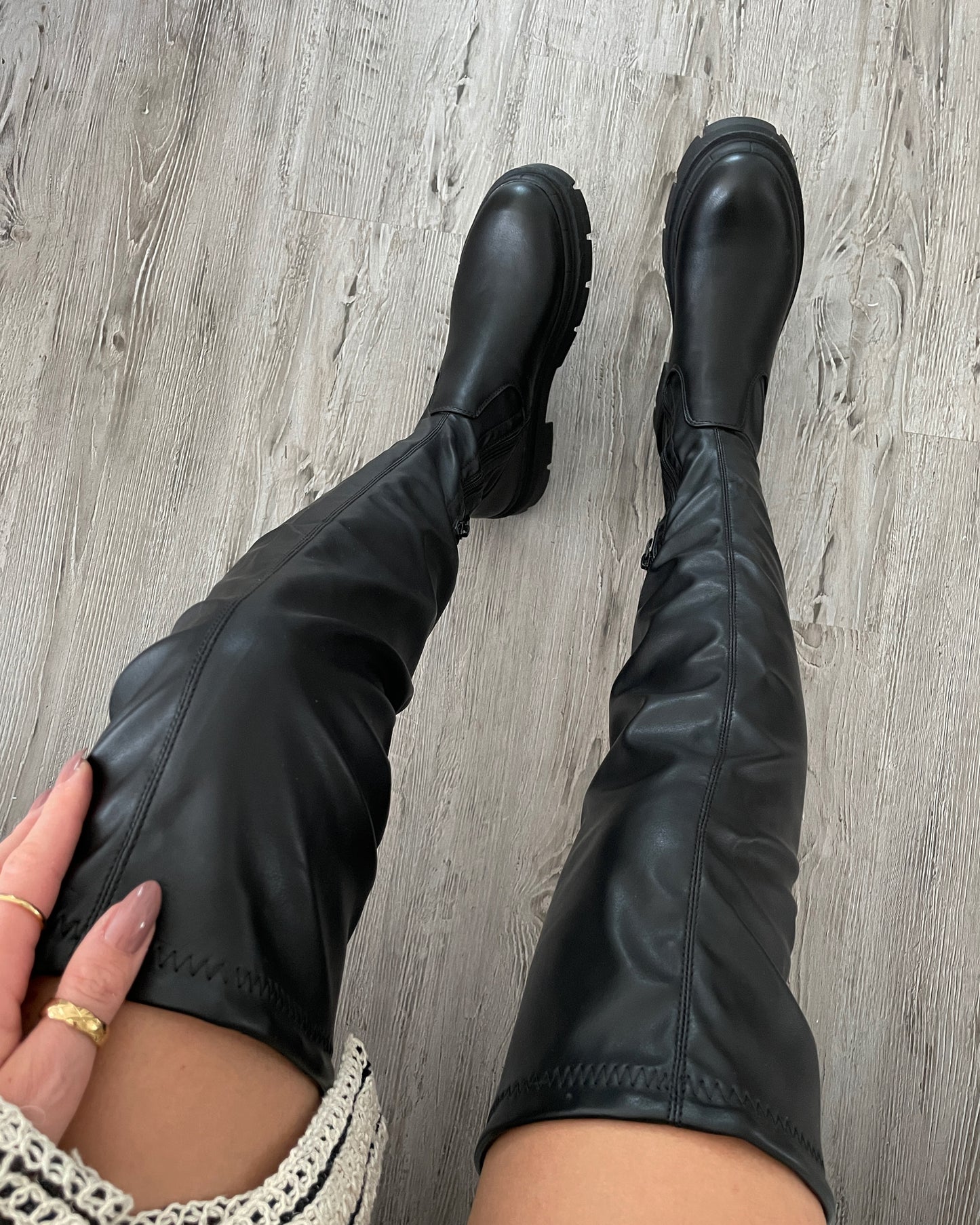 Overknees