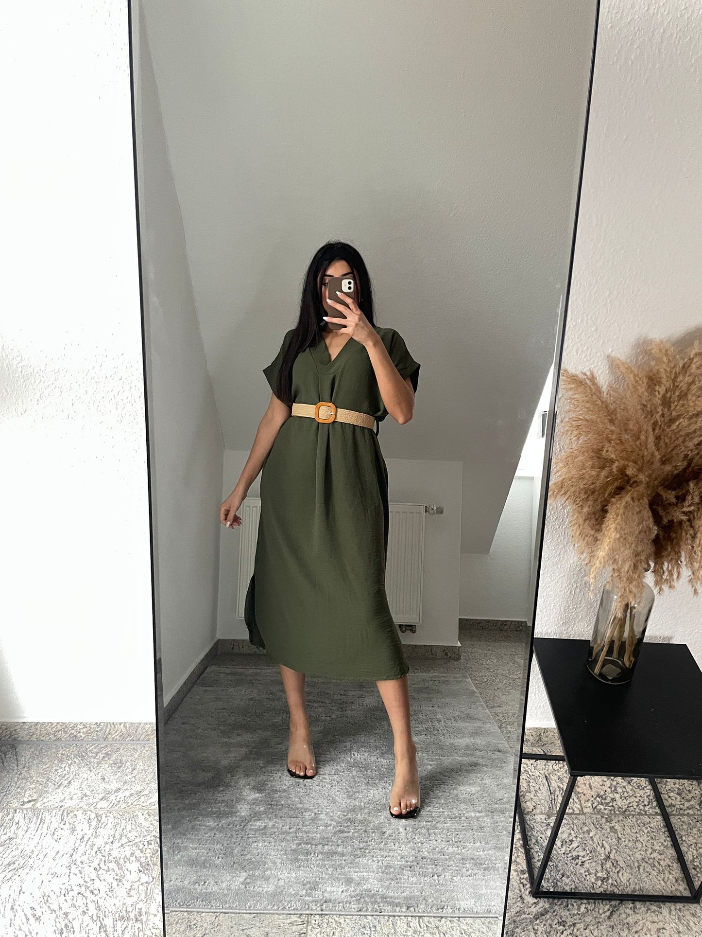 Midikleid mit Gürtel